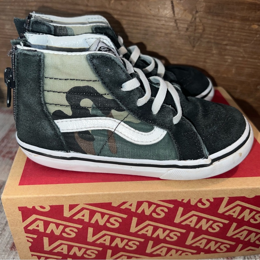 Toddler camo high top Vans